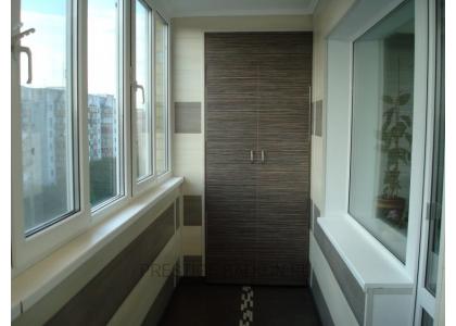 Теплое остекление балкона с утеплением и отделкой ПВХ панелями и ламинатом в Котельниках